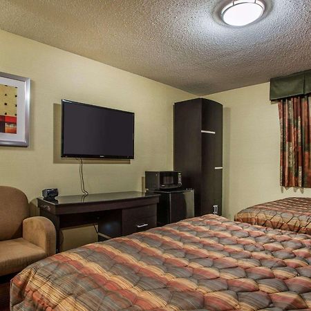 Rodeway Inn Belleville Ngoại thất bức ảnh