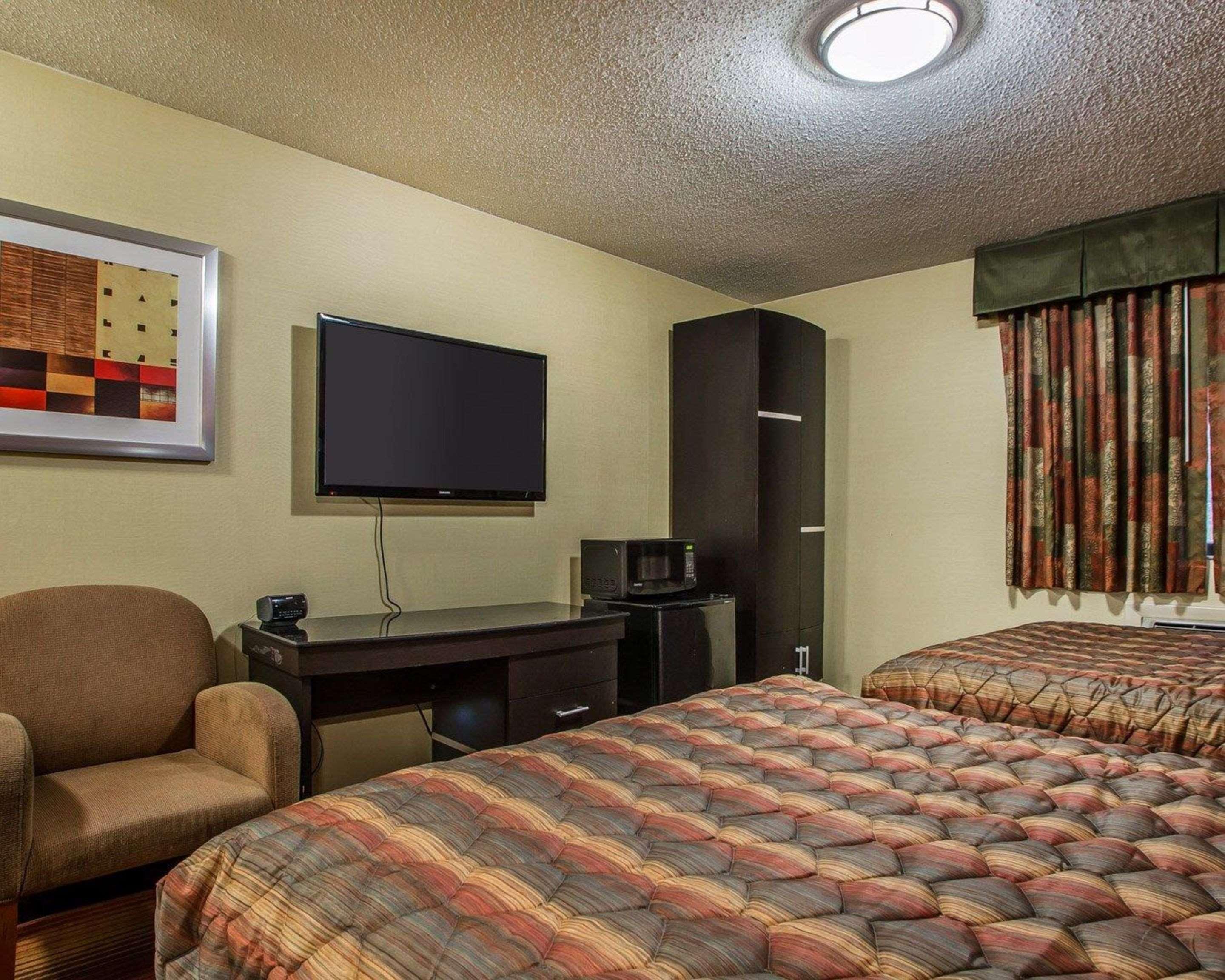 Rodeway Inn Belleville Ngoại thất bức ảnh
