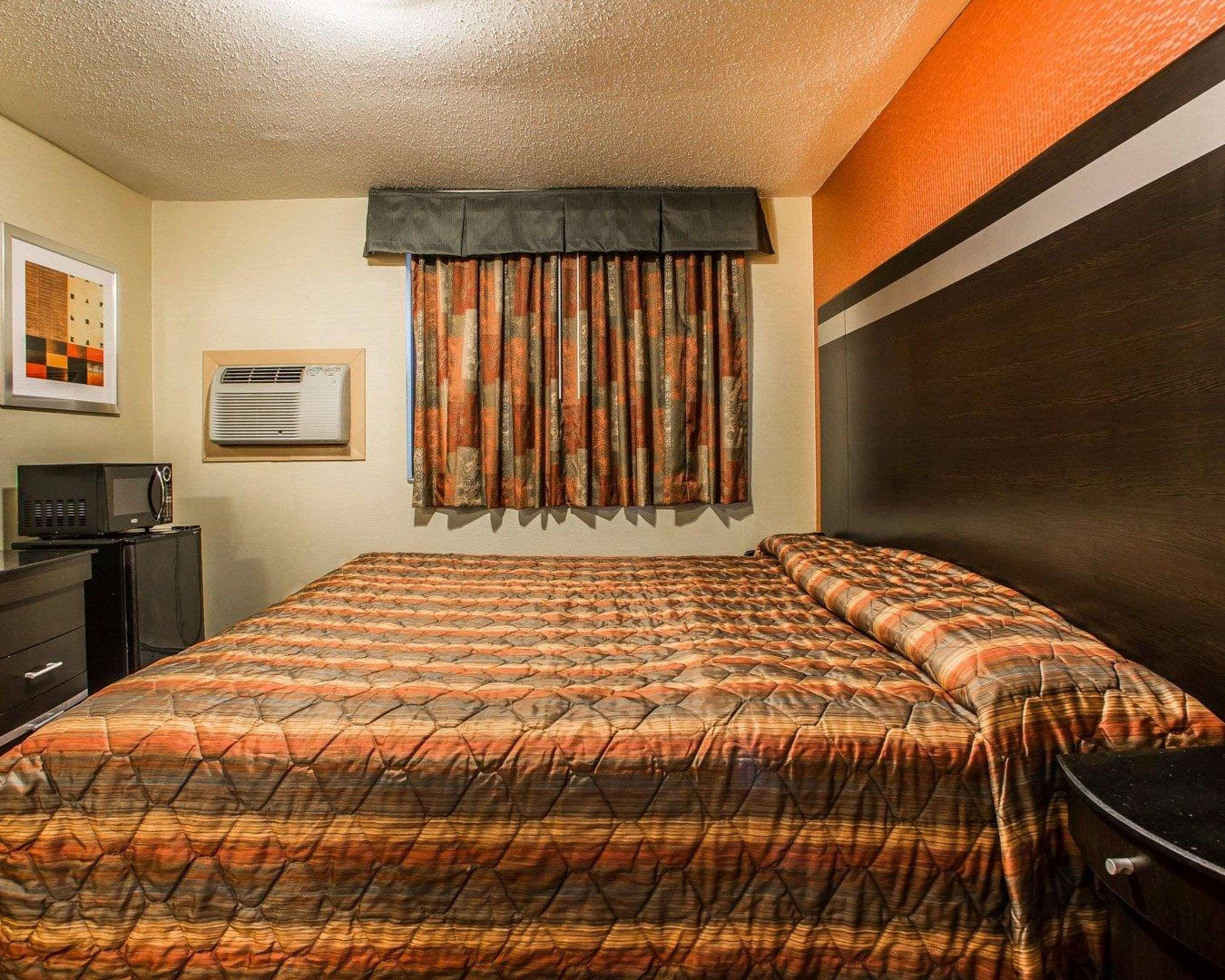 Rodeway Inn Belleville Ngoại thất bức ảnh