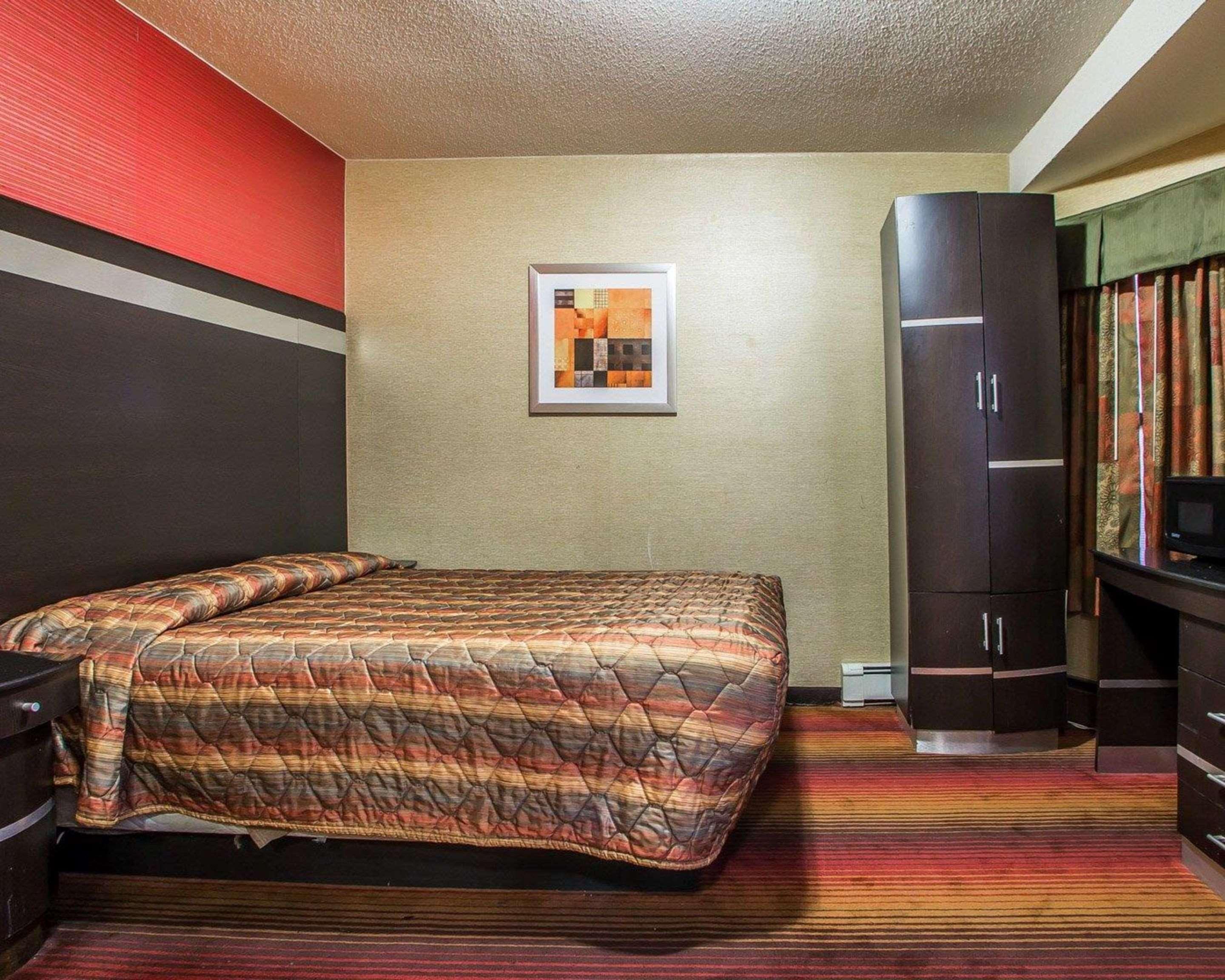 Rodeway Inn Belleville Ngoại thất bức ảnh