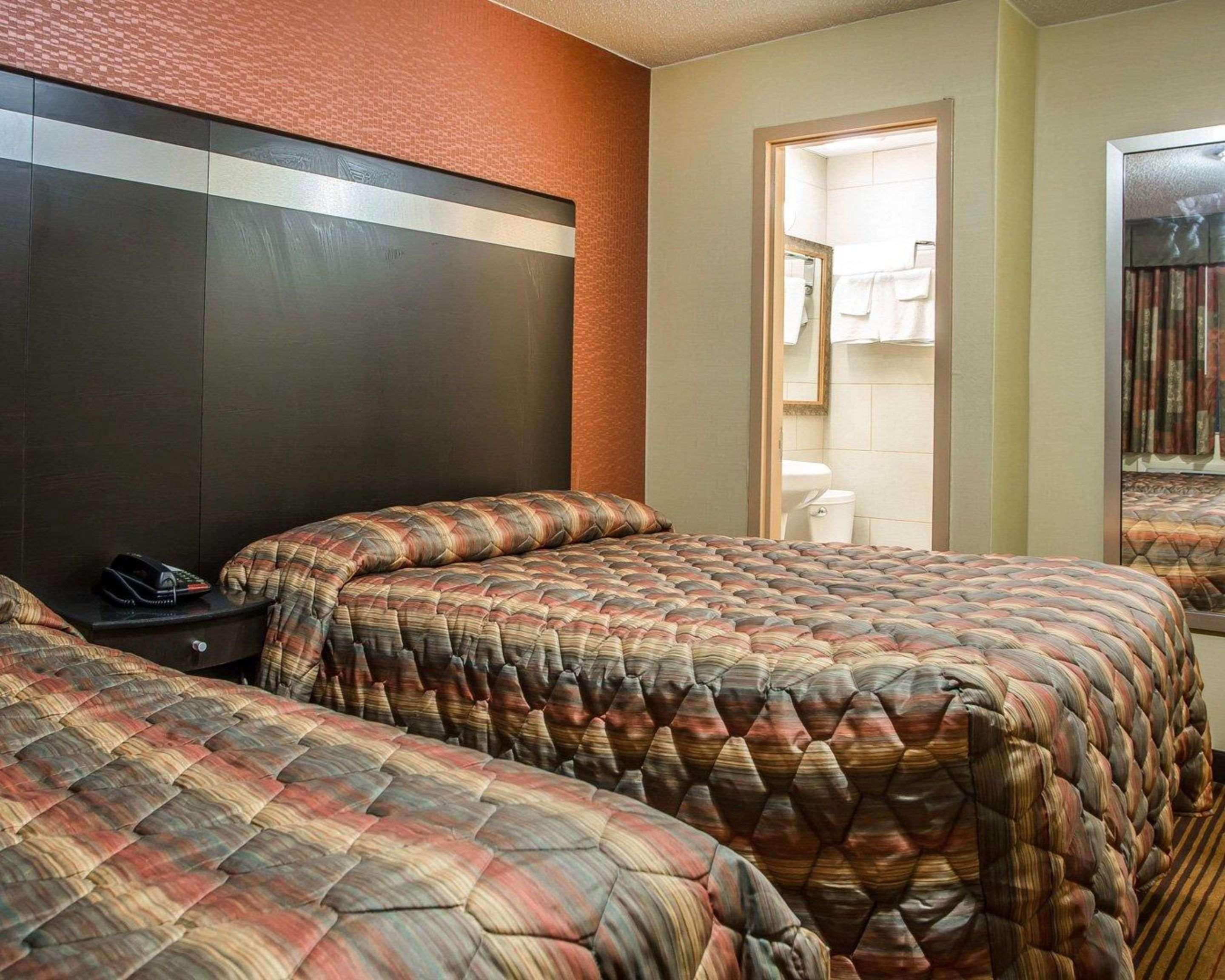Rodeway Inn Belleville Ngoại thất bức ảnh
