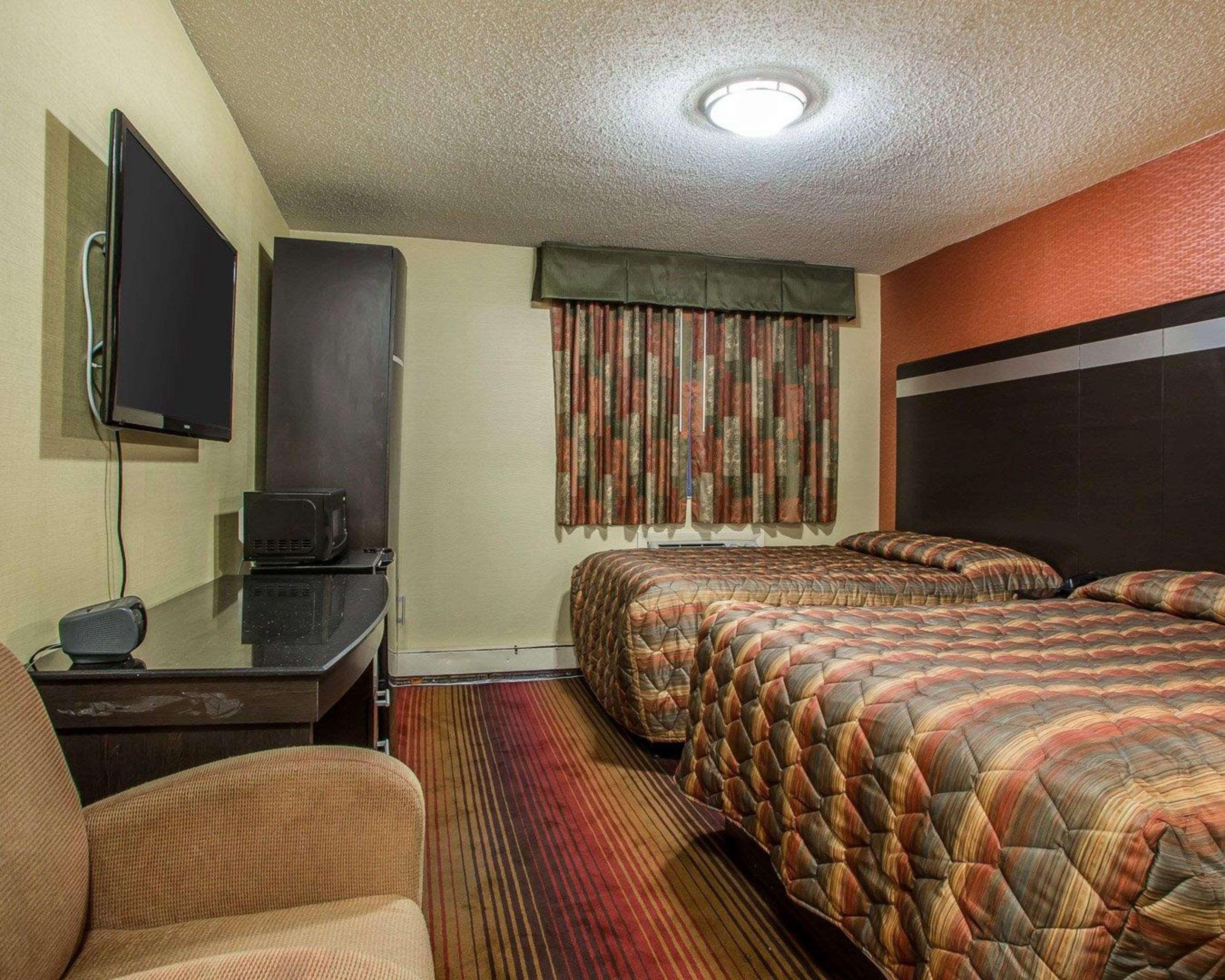 Rodeway Inn Belleville Ngoại thất bức ảnh