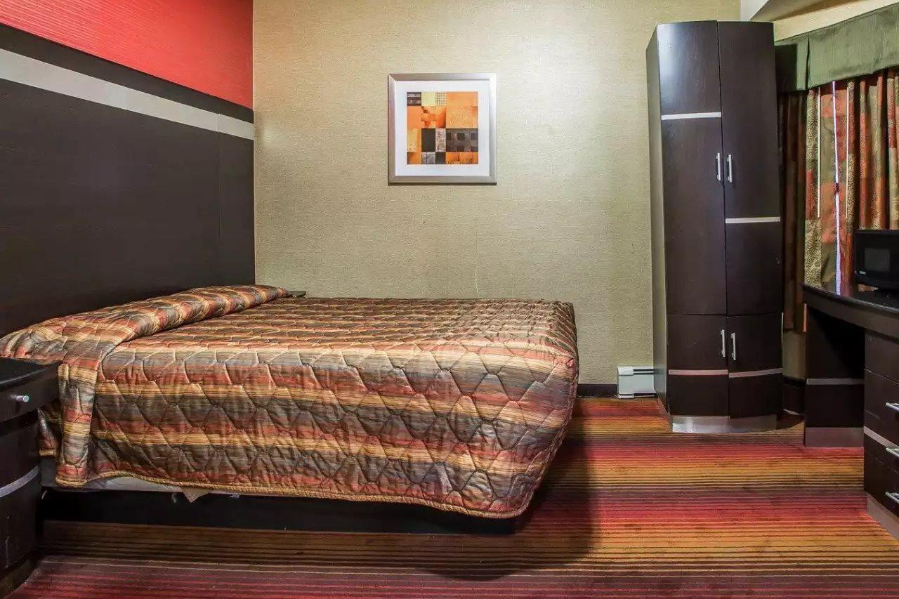 Rodeway Inn Belleville Ngoại thất bức ảnh