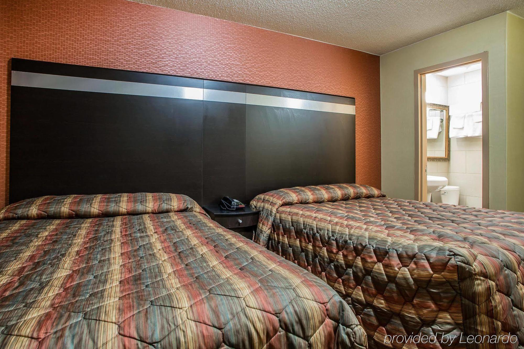 Rodeway Inn Belleville Ngoại thất bức ảnh